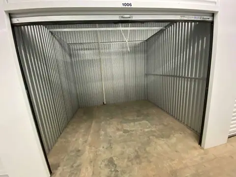 Right Move Storage - Alvin photo 2