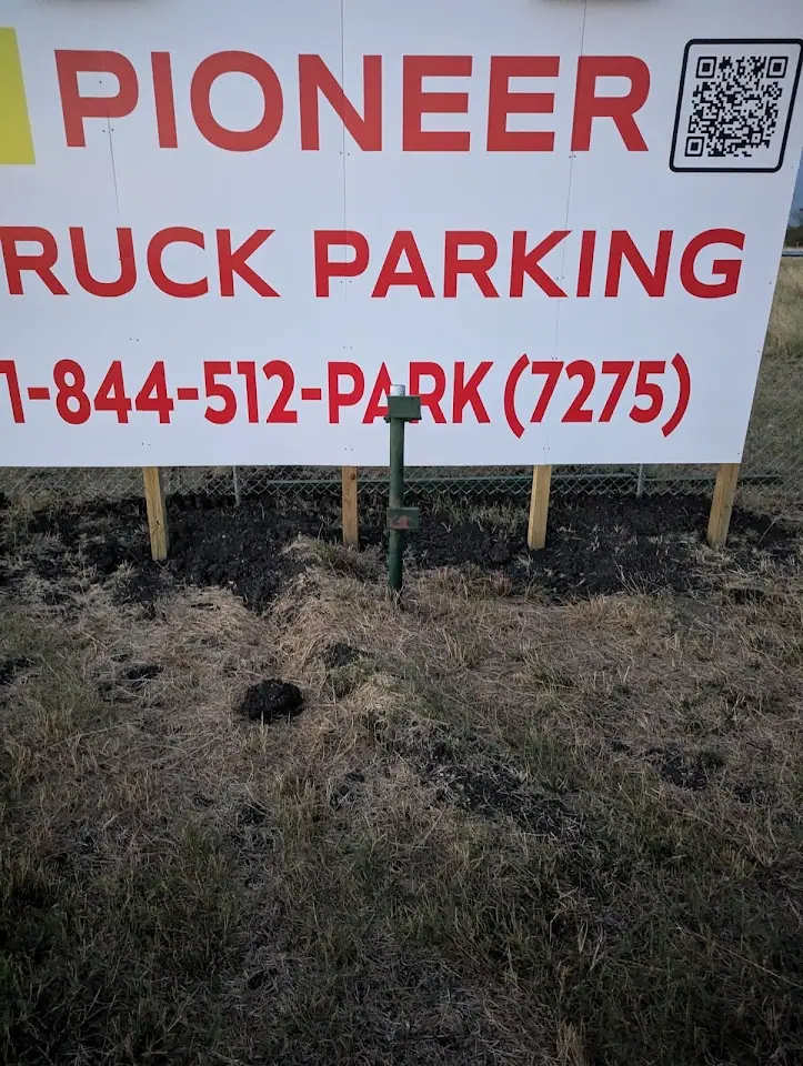 Pioneer Park 'N Store, RV storage in Coupland