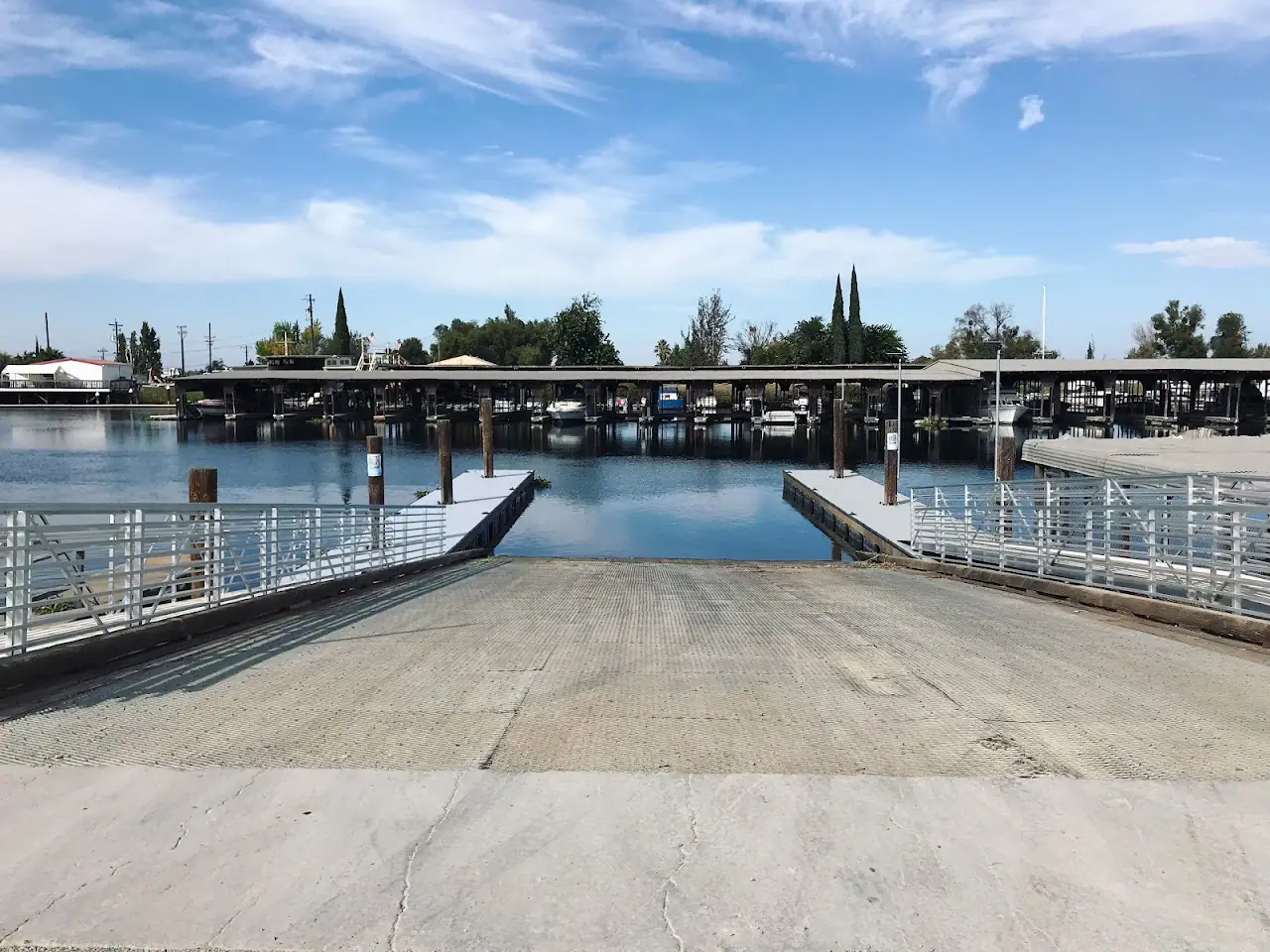 Sunset Harbor Marina & RV, RV storage in Oakley