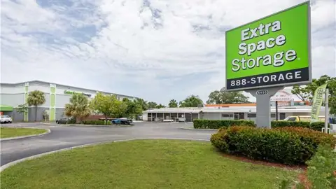Extra Space Storage in Oakland Park, FL