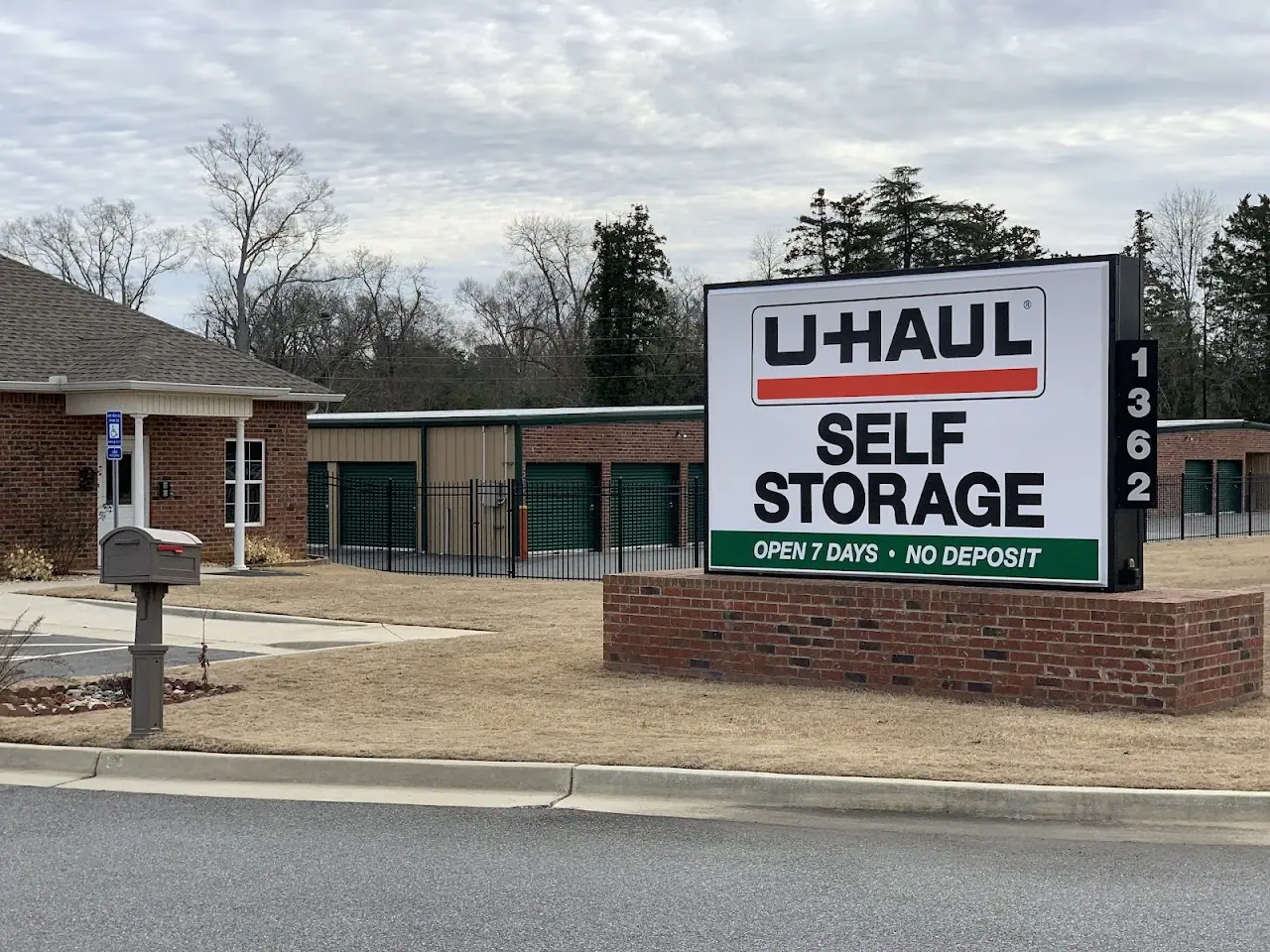 Self-Storage at U-Haul, RV storage in Kathleen