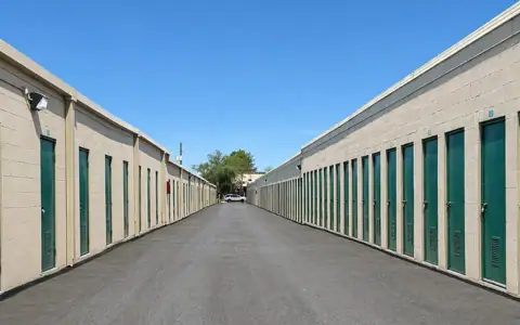 Key Storage - Broadway - Mesa in Mesa, AZ