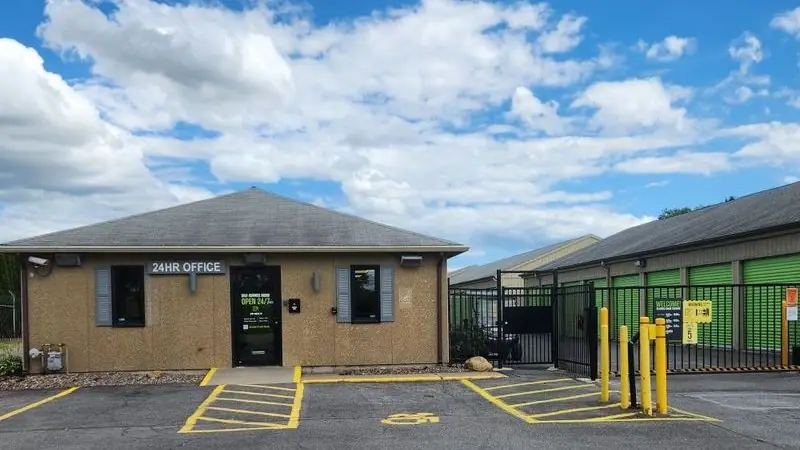 Extra Space Storage, RV storage in Liverpool