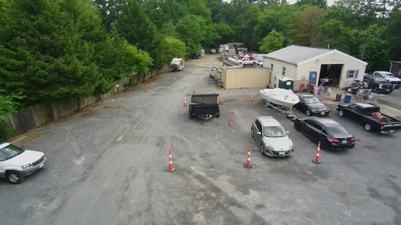 B & J Enterprise: Contractors Storage Network, RV storage in Rockville