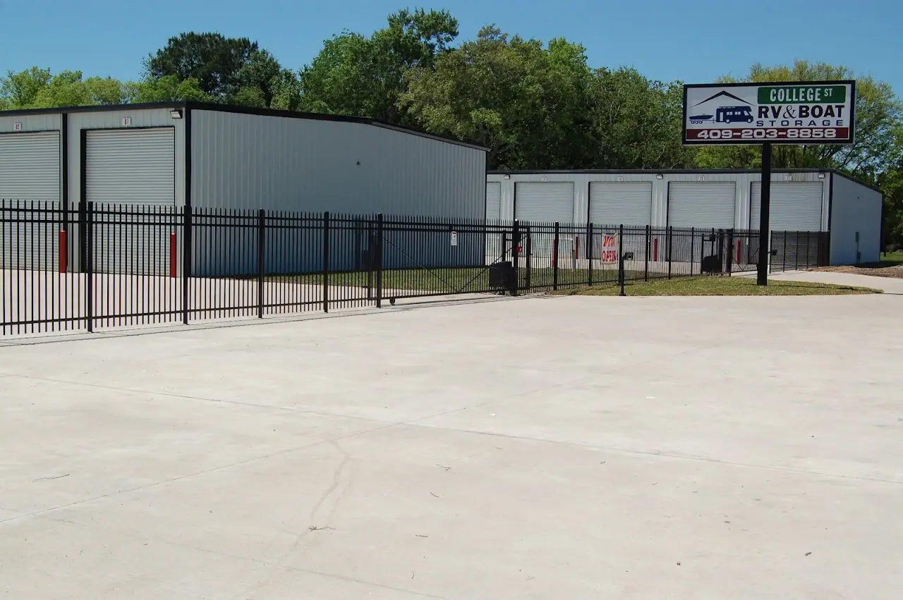 College Street RV & Boat Storage, LLC, RV storage in Beaumont