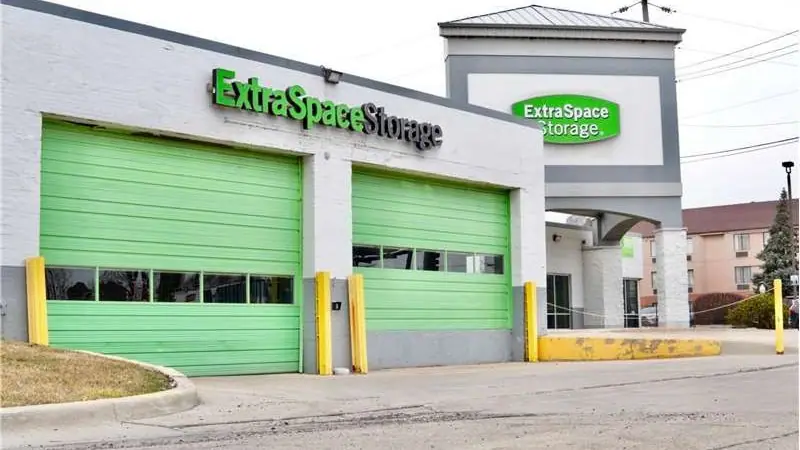 Extra Space Storage, RV storage in Bedford Park