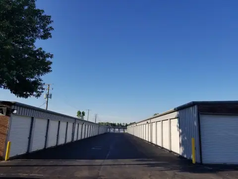 Universal Storage Inc. photo 3
