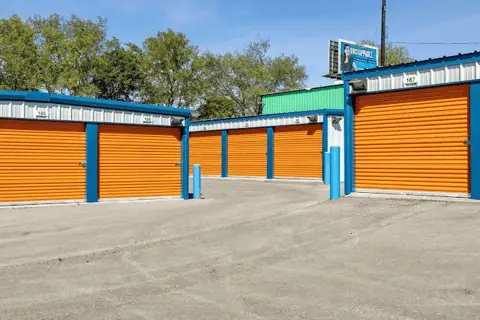 10 Federal Storage in Azle, TX