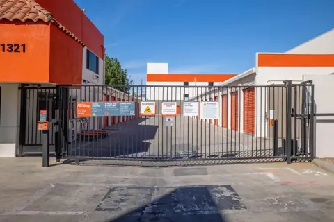 Public Storage photo 2