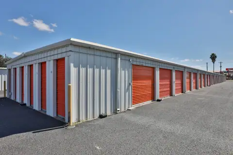 Overflow Garage photo 2