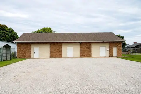 Horseshoe Lake Storage photo 2