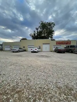 Smiley's Automotive Repair & Storage in Monmouth, IL