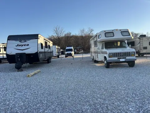 Bentonville Parking and Storage photo 2