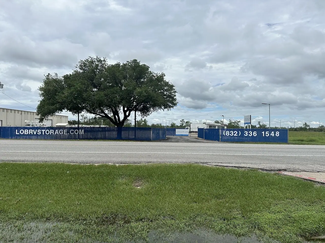 Lonesome Oak Boat & RV Storage, LLC., RV storage in Alvin