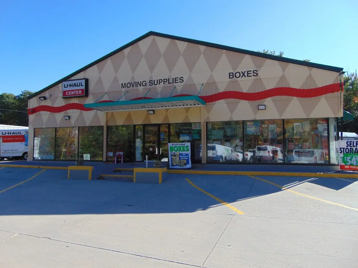 Self-Storage at U-Haul, RV storage in Manchester