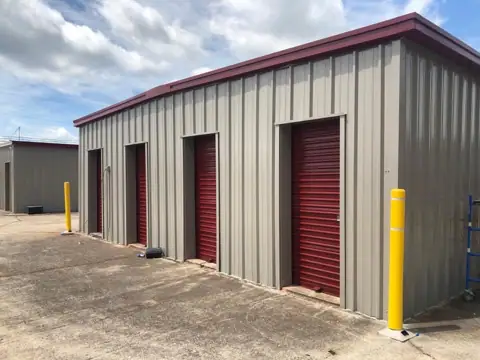 Tupelo Lock Storage photo 2