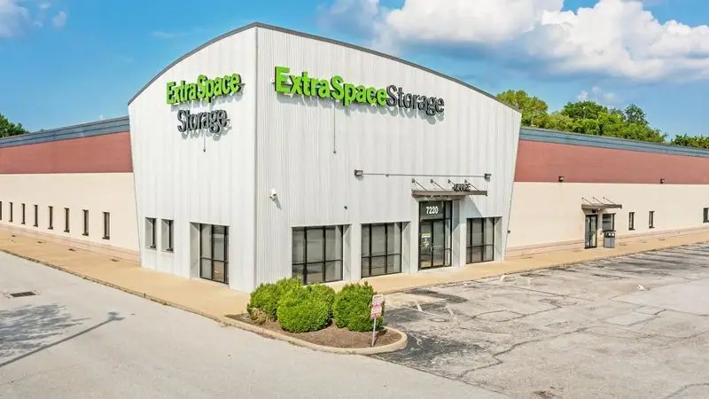 Extra Space Storage, RV storage in Hazelwood