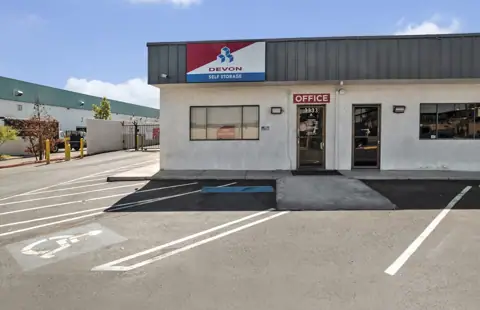 Devon Self Storage Las Vegas, Nevada photo 2