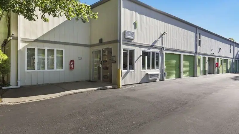 Extra Space Storage, RV storage in East Hampton