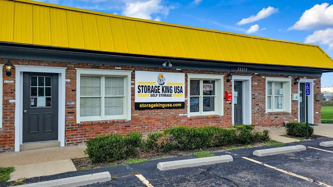 Storage King USA, RV storage in Willoughby