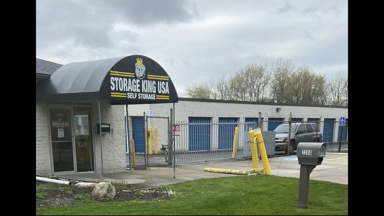 Storage King USA, RV storage in Willoughby
