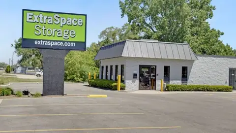 Extra Space Storage in Grayslake, IL