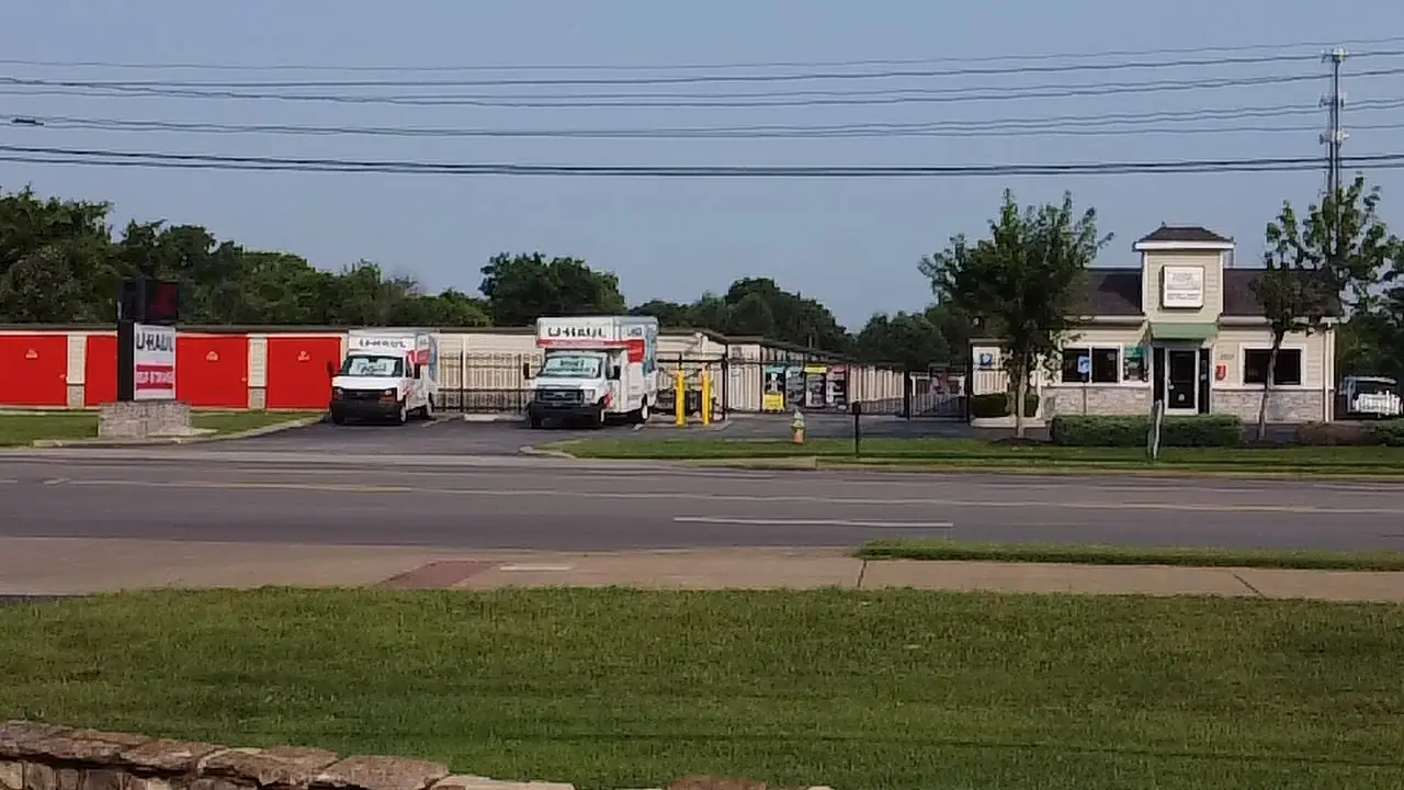 Self-Storage at U-Haul, RV storage in Bowling Green