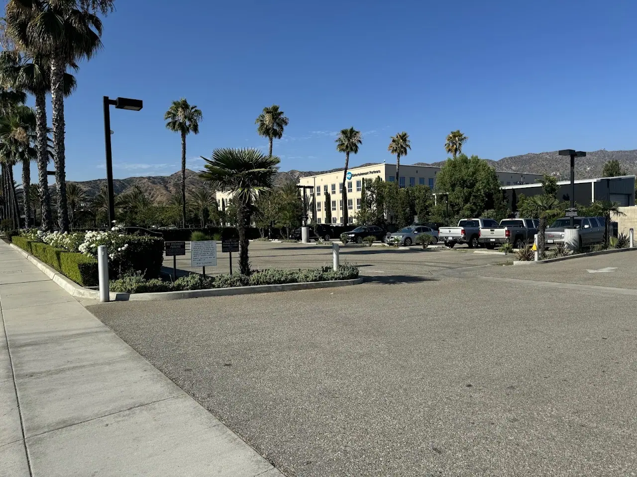 Hollywood Way Vehicle Storage, RV storage in Burbank