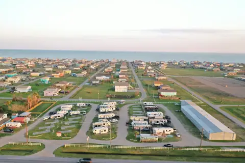 Beachside RV Park & Self-Storage at Crystal Beach photo 2