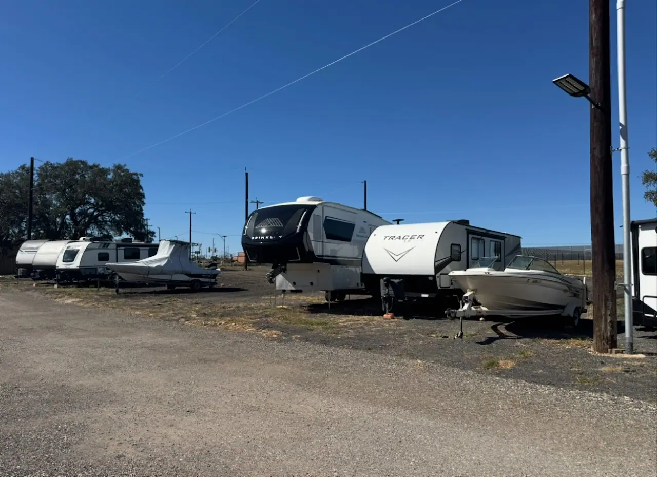 Dominion Oaks RV & Boat Storage, RV storage in San Antonio