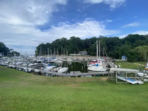 Flag Harbor Boatyard & Marina in St Leonard, MD