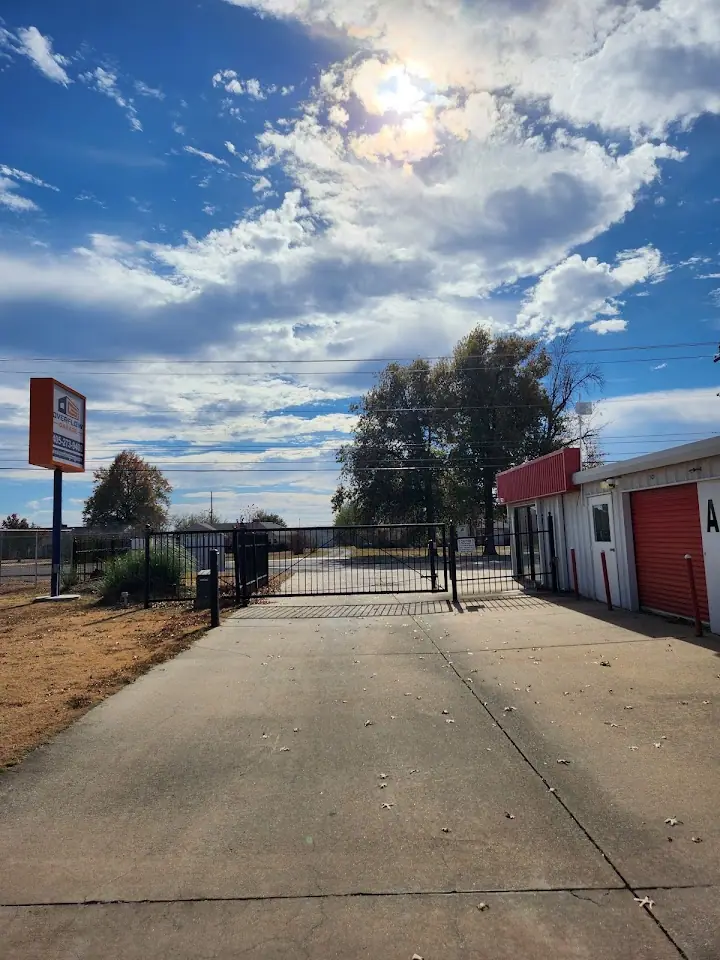 Overflow Garage, RV storage in Shawnee