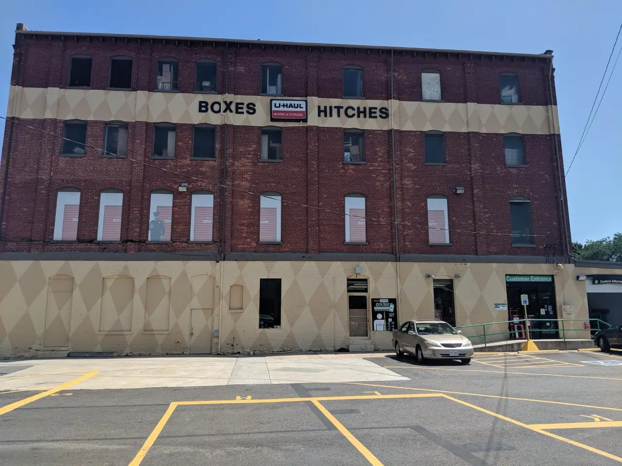 Self-Storage at U-Haul, RV storage in Lynchburg