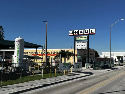 Self-Storage at U-Haul in Miami, FL