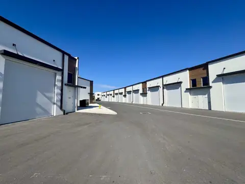 Luxe Dream Garage in Sarasota, FL