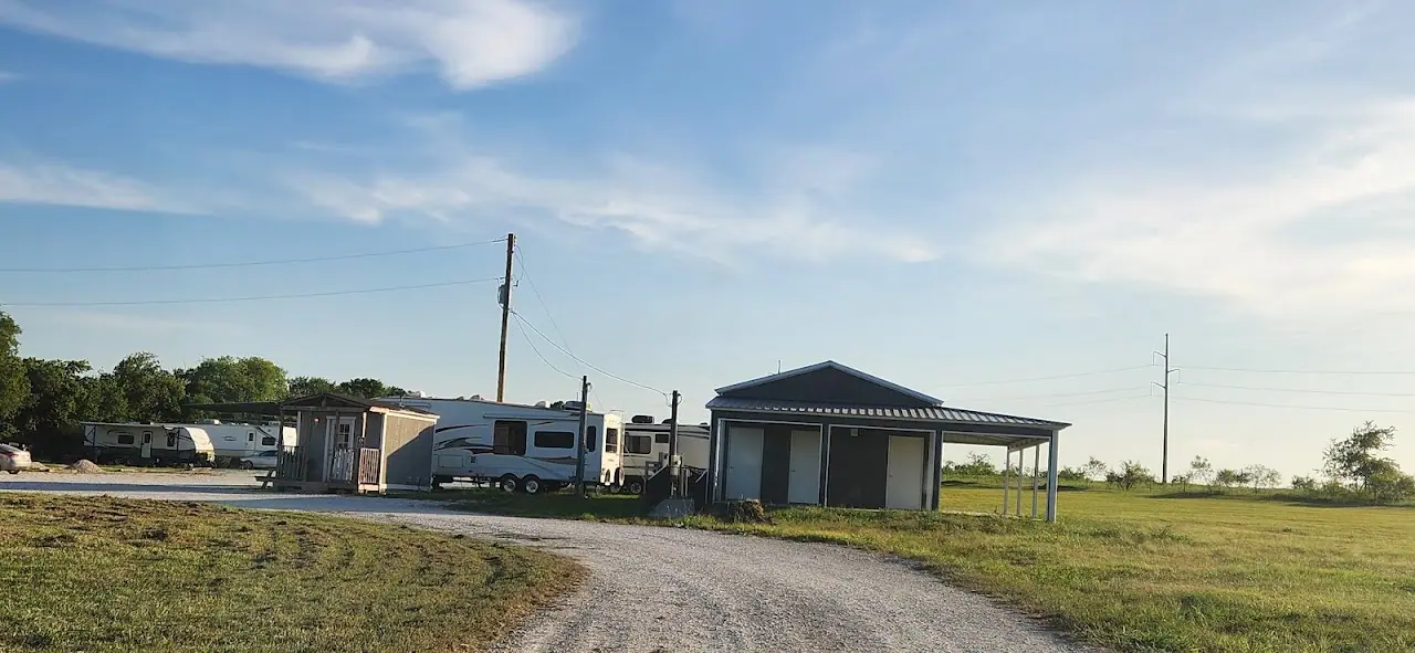 Lakes of Whitney Willow RV Park, RV storage in Whitney