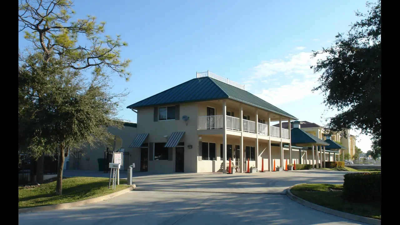 Storage King USA, RV storage in Naples