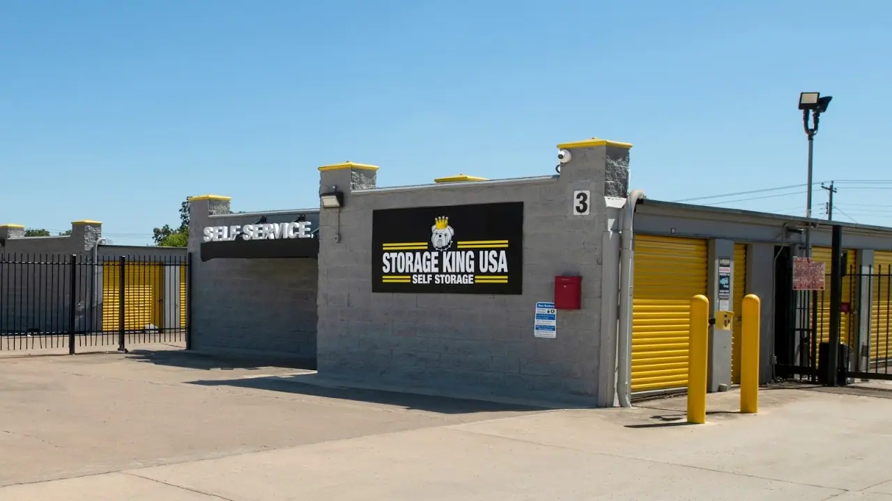 Storage King USA, RV storage in Dallas