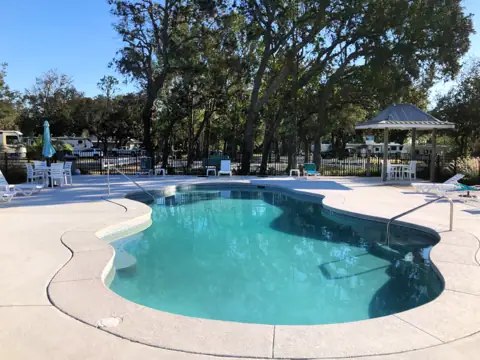 Island Retreat RV Park photo 2