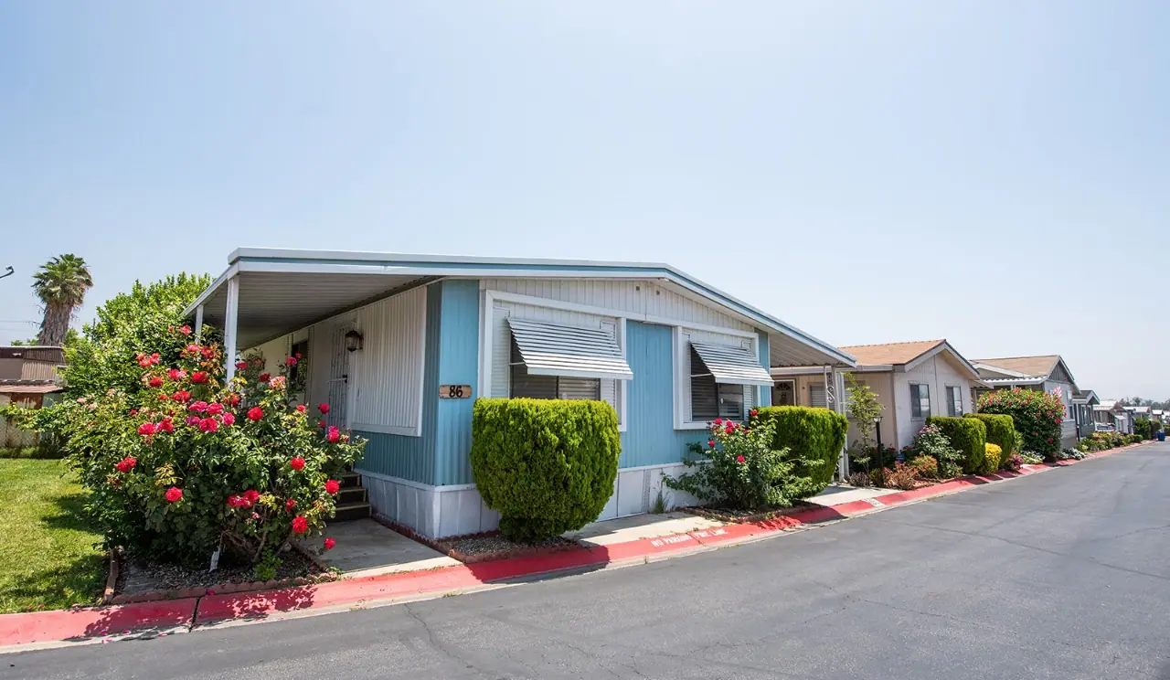 Pacific Palms Mobile Home Park, RV storage in Highland