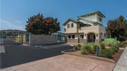 Extra Space Storage in Napa, CA