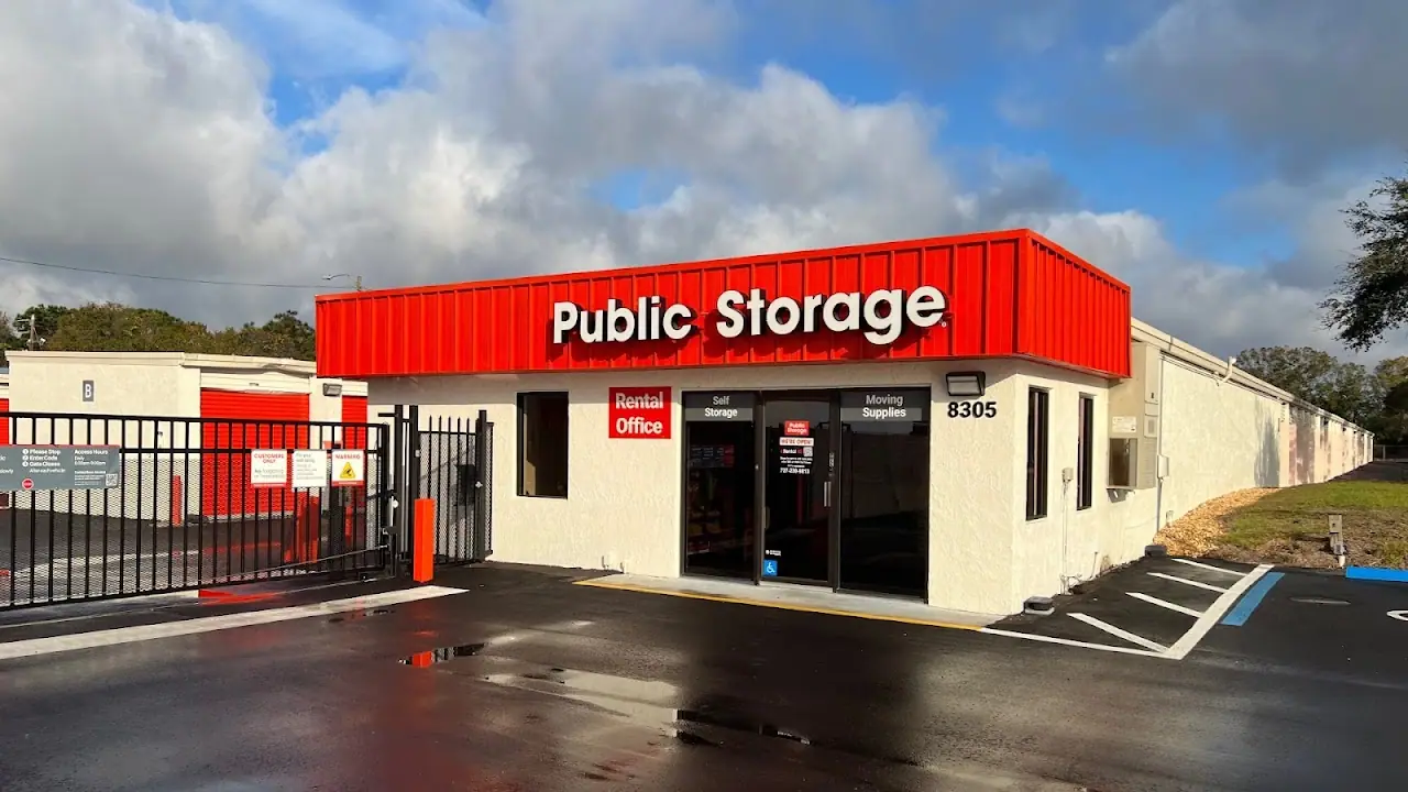 Public Storage, RV storage in Largo