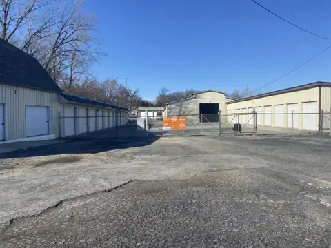 Mini Mall Storage - Cedar Lake photo 3