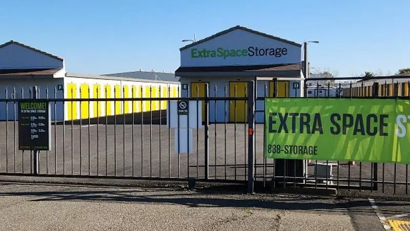 Extra Space Storage, RV storage in Dixon
