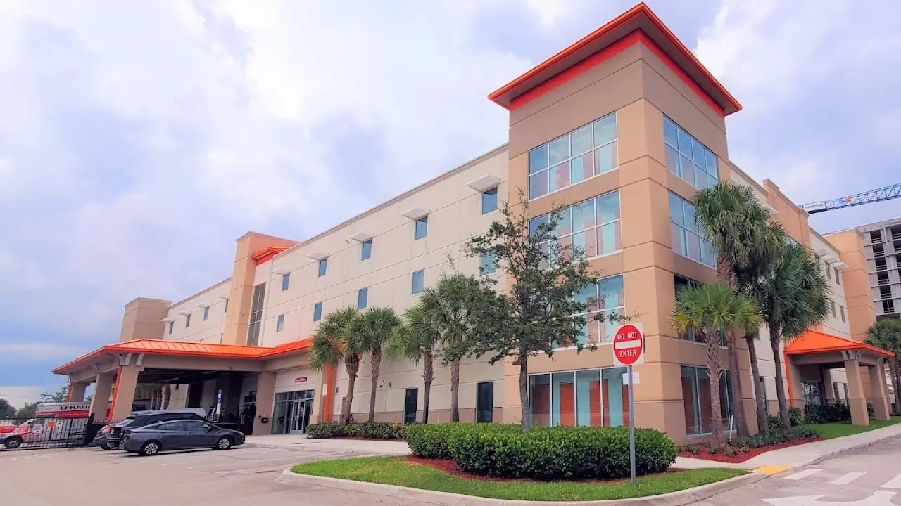 Public Storage, RV storage in Aventura