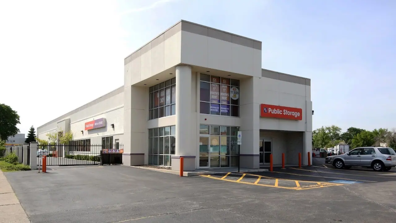 Public Storage, RV storage in Lincolnwood