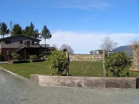 Deslonna By the Bay Apartments & Storage in Wheeler, OR