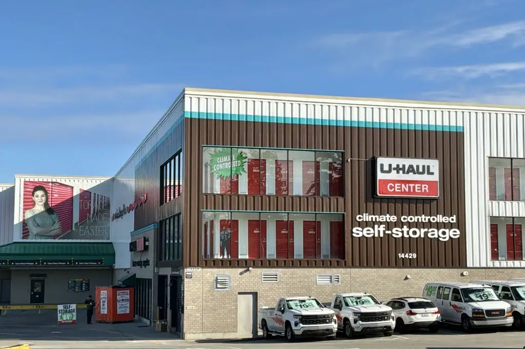 Self-Storage at U-Haul, RV storage in Lynnwood