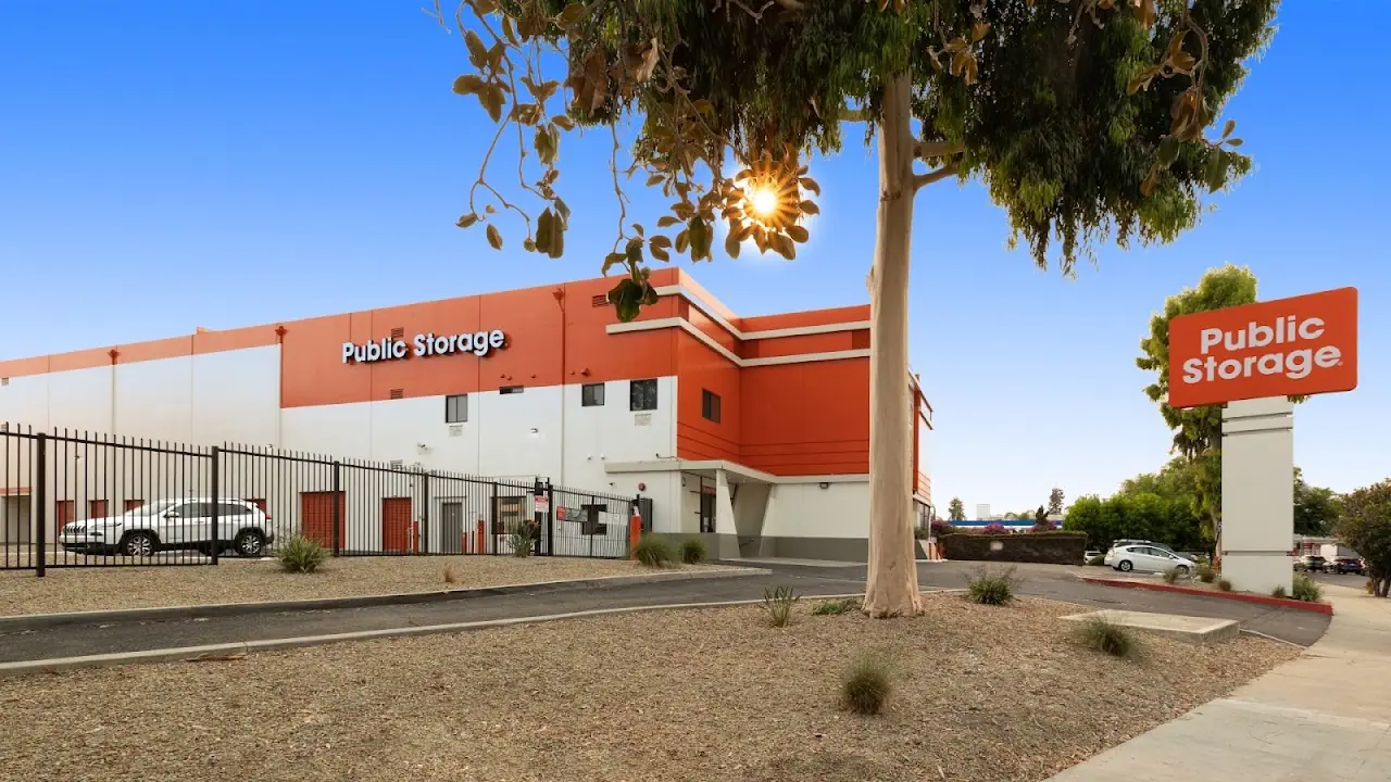 Public Storage, RV storage in Tarzana