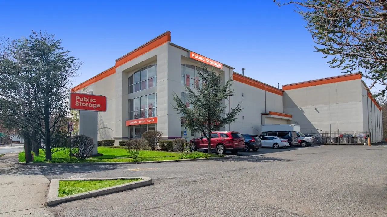 Public Storage, RV storage in Hawthorne